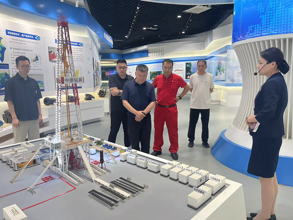 集團(tuán)黨委副書記、總經(jīng)理沈鵬帶隊到普光氣田考察交流